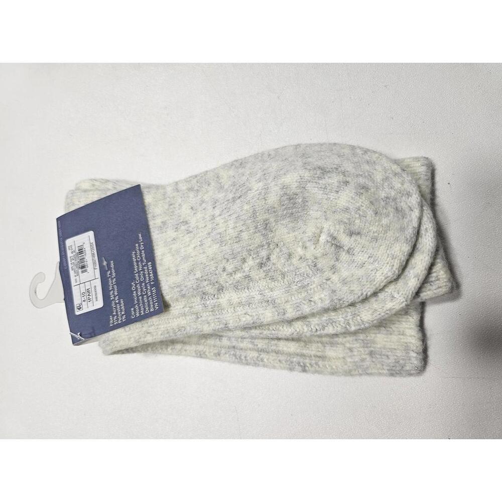 New Universal Thread Crew Boot Socks Soft Ivory 1 Pair Fits Shoe Size 4-10 - Picture 2 of 2